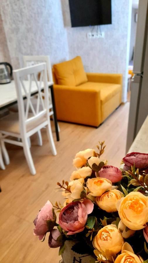 Yellow Apartment Tiflis Exterior foto