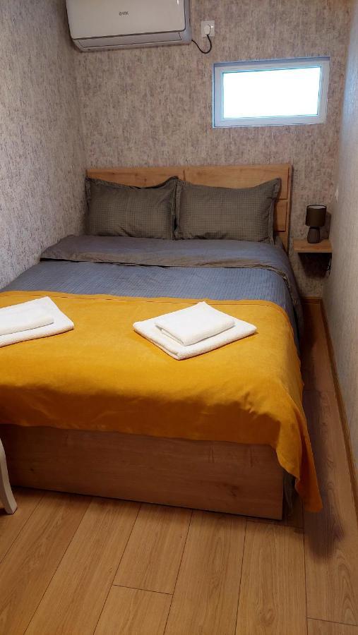 Yellow Apartment Tiflis Exterior foto