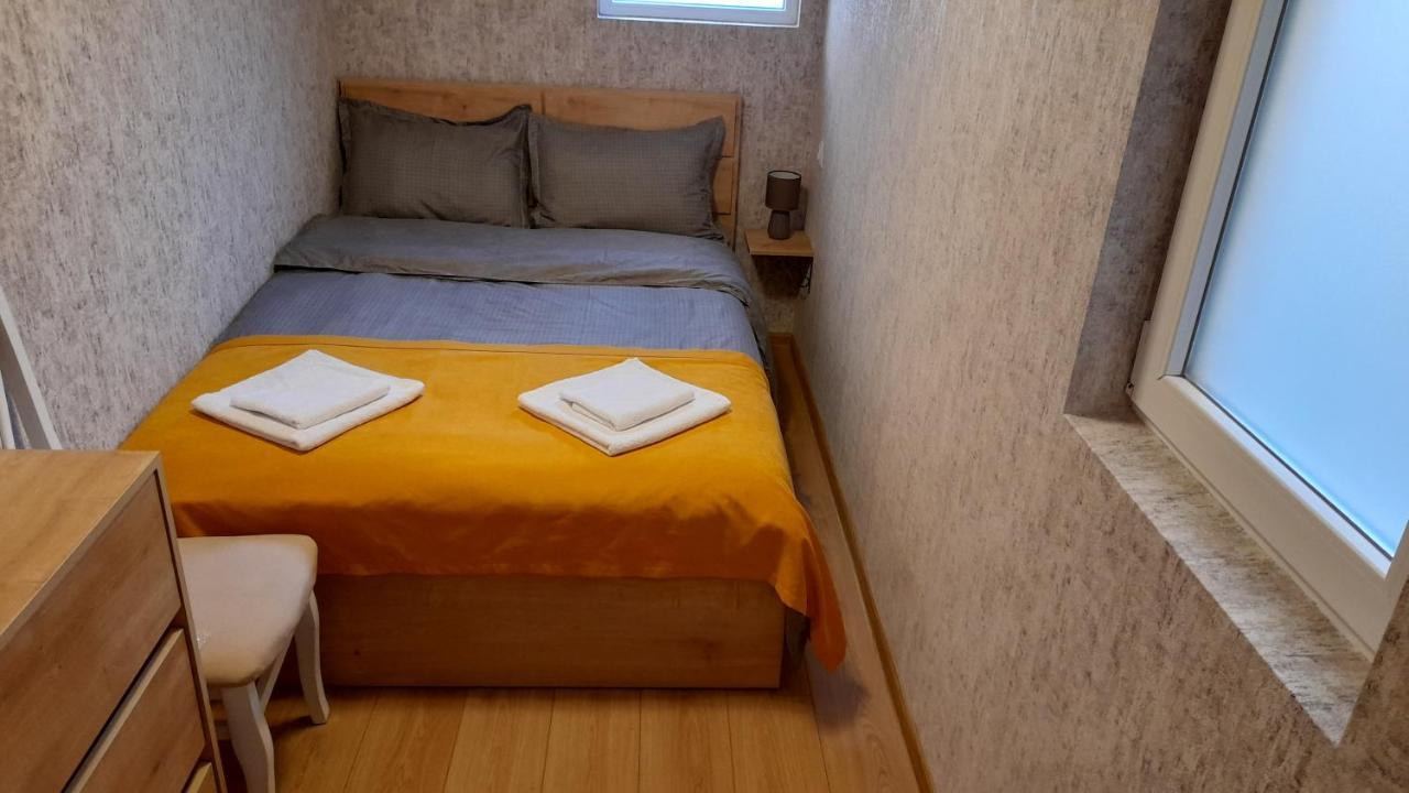 Yellow Apartment Tiflis Exterior foto